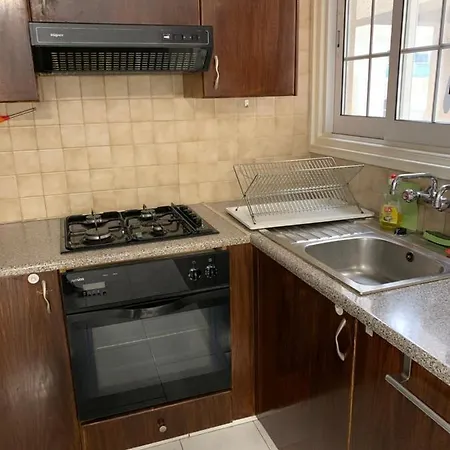 Apartament Miriams Apt In The Center Of Finikoudes- Larnaca